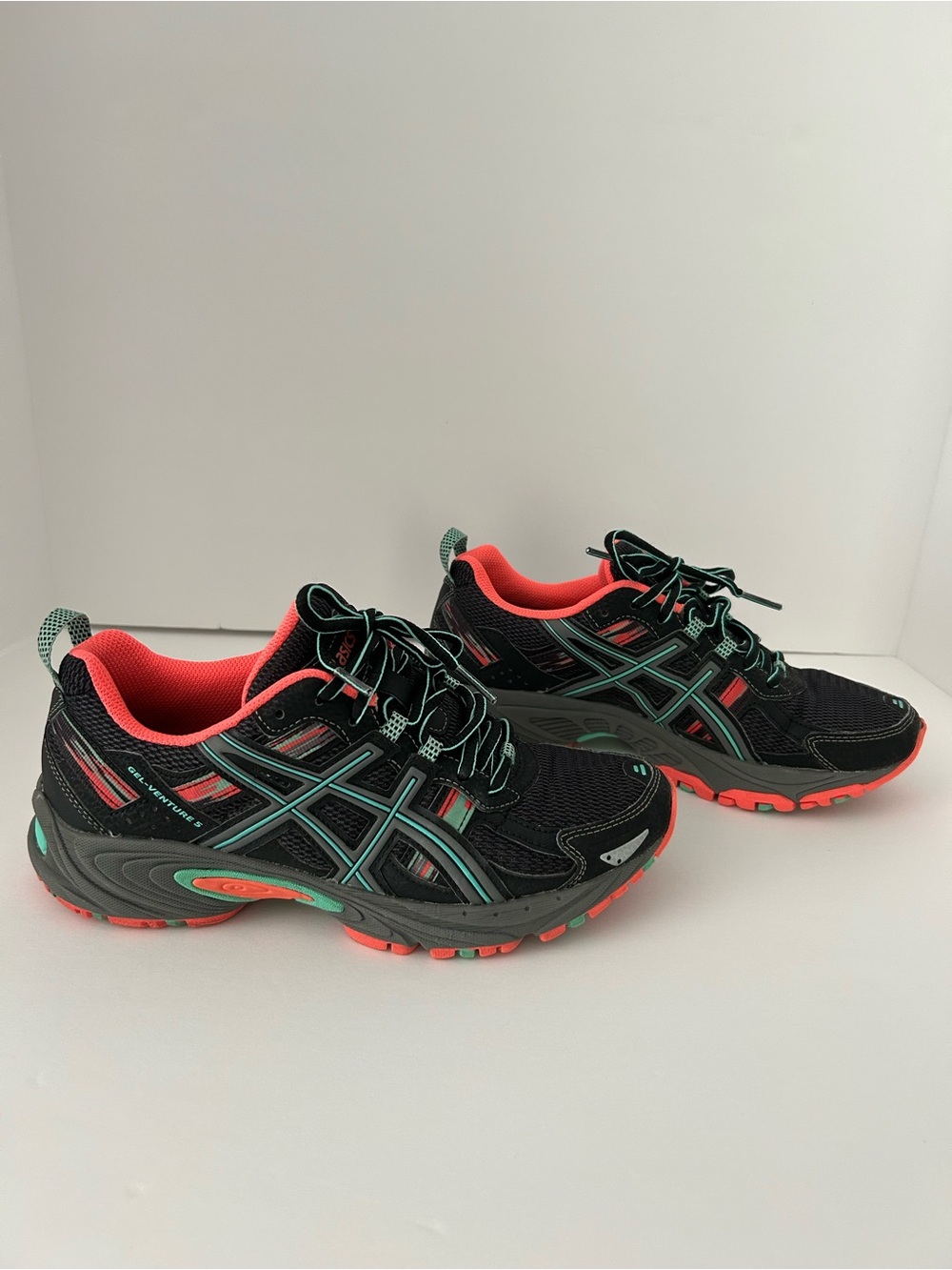 ASICS Women’s Black & Coral Trail Running Shoes Size 6.5